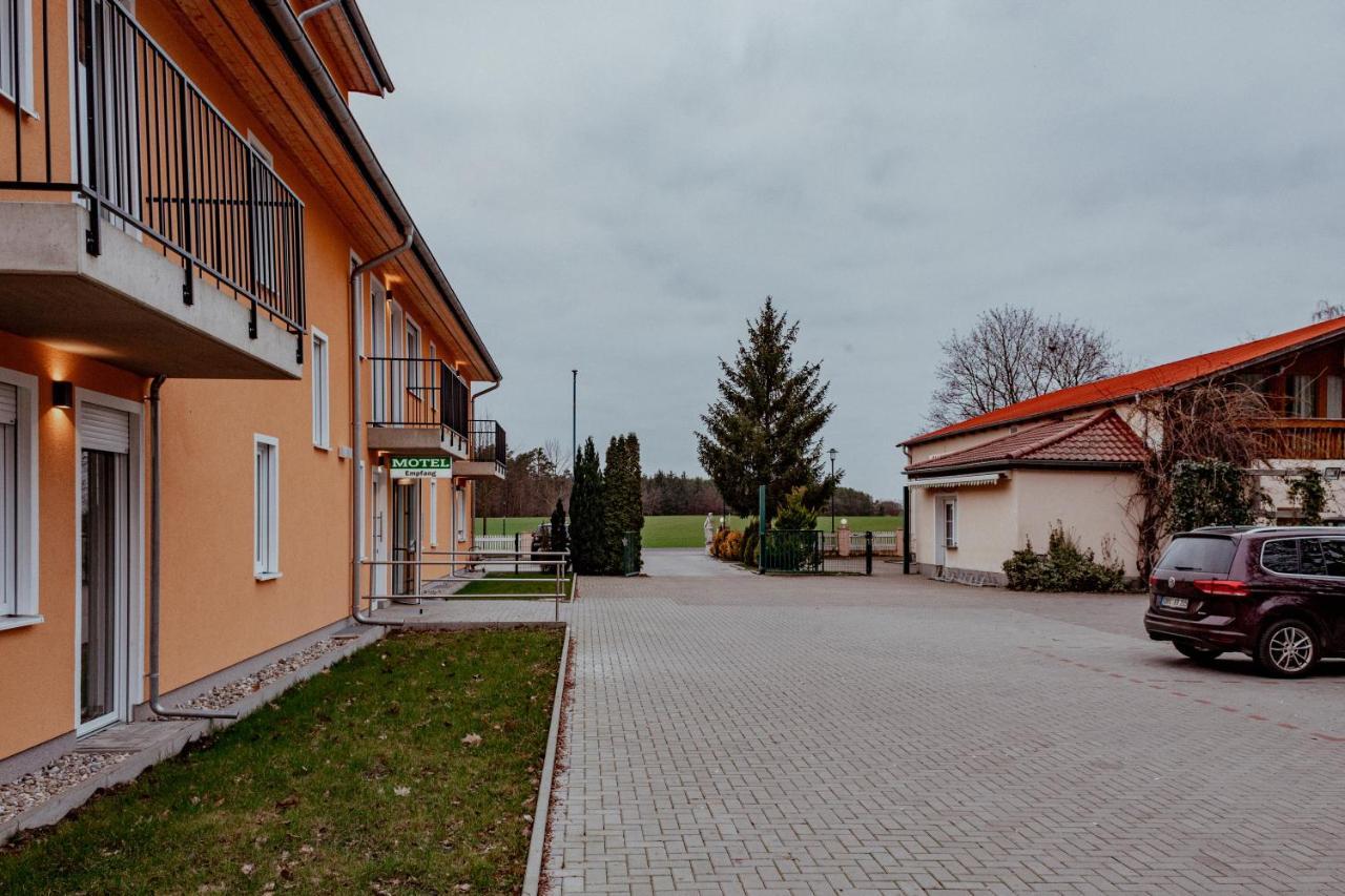 Motel Zur Dachsbaude Wandlitz Zewnętrze zdjęcie